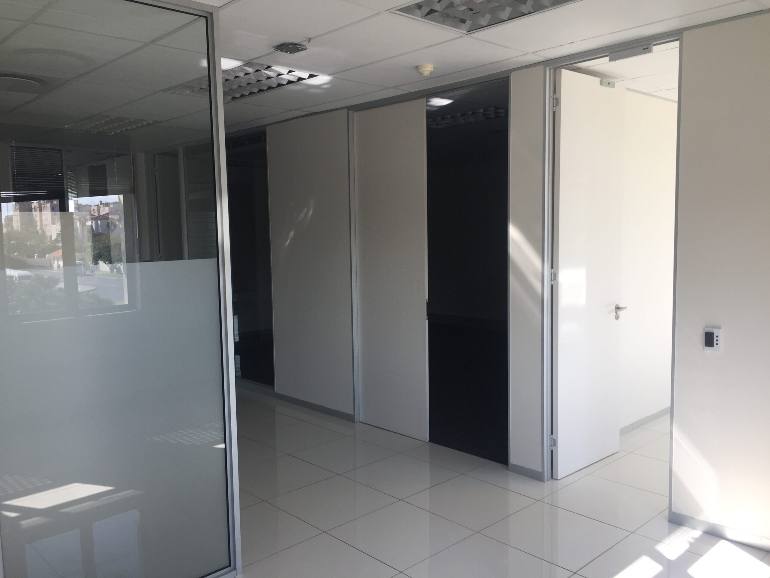 156 m² Office to Rent Century City I The Gatehouse