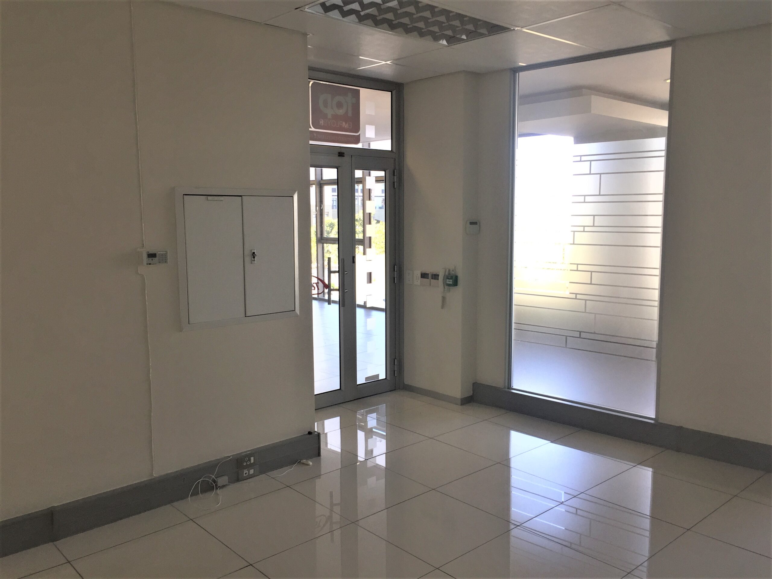 156 m² Office to Rent Century City I The Gatehouse